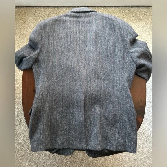 Classic Harris Tweed Gray Wool Blazer - Picture 2 of 7